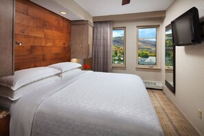 2 bedrooms, in-room safe, iron/ironing board, free WiFi