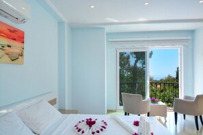 3 bedrooms, desk, iron/ironing board, free WiFi - Villa Zara (Kas)