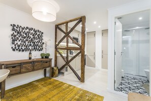 Studio, 1 Bedroom (1E) | Iron/ironing board, free cribs/infant beds, free WiFi, bed sheets - LxWay Apartments Santa Marta (Lisbon)