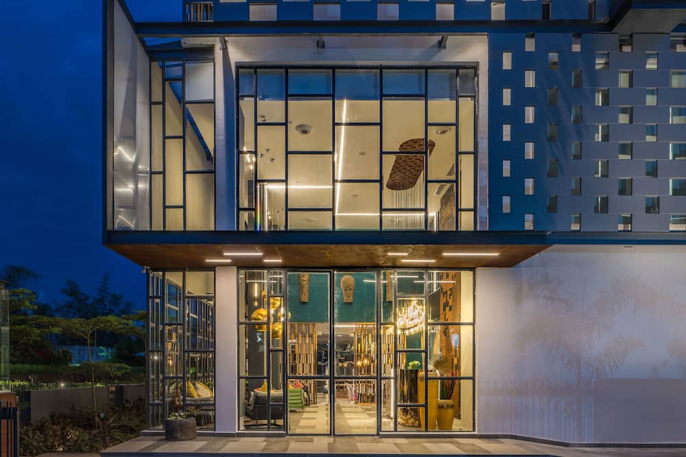 Hotel B Plus L
