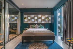 Suíte | Edredons de pluma, frigobar, cofres nos quartos, cortinas blackout