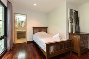 5 bedrooms, free WiFi, bed sheets