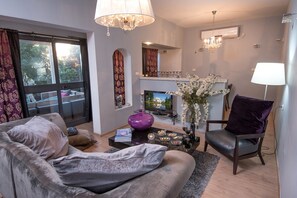 Junior Suite, 2 Bedrooms | Desk, free cots/infant beds, free WiFi, bed sheets - Appartment in Kfar Vradim (Kfar Vradim)