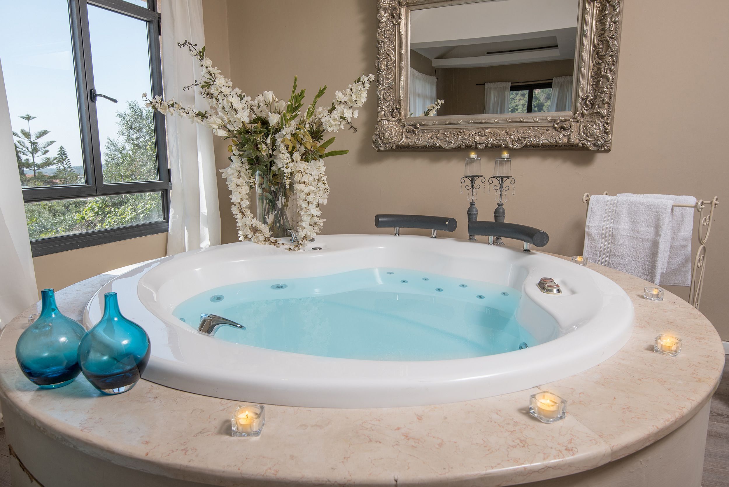 Grand suite, 3 slaapkamers | Een bureau, gratis babybedden, gratis wifi, beddengoed