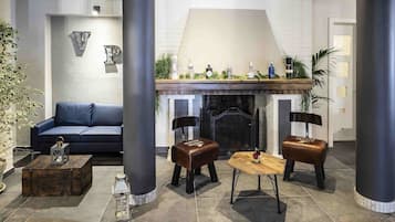 Coin salon dans le hall