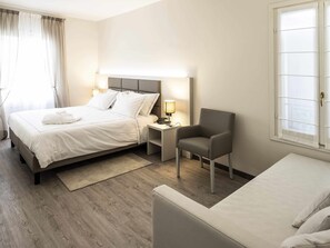 Junior-Vierbettzimmer, Gartenblick