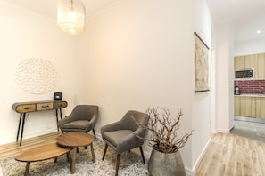 Appartement, 1 chambre, rez-de-chaussée | Coin séjour | Télévision à écran plat
