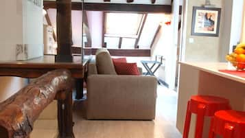 Apartment, 1 Double Bed with Sofa bed, Non Smoking, Mountain View | Living area | TV