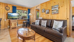 Télévision, cheminée