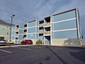Exterior - Classy, Clean & Elegant Oceanfront 'Penthouse' ~ (Surfside Beach)
