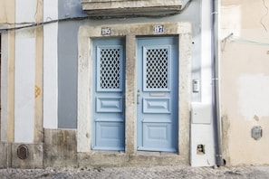Exterior - LxWay Apartments Old Town (Lisbon)