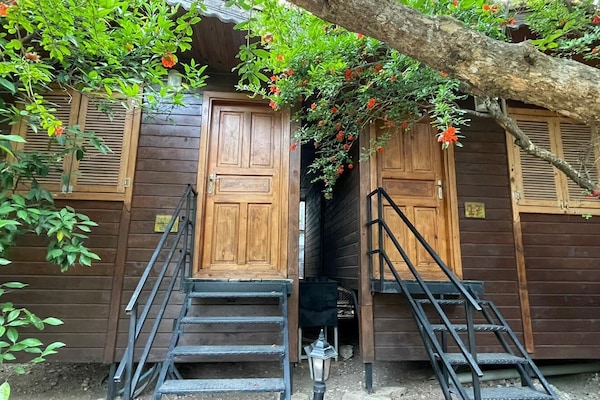 1 bedroom, premium bedding, iron/ironing board, free WiFi