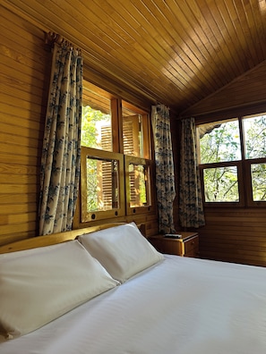 1 kamar tidur, seprai premium, kedap suara, dan setrika/meja setrika