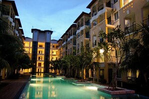 13 piscines extérieures