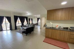 2 bedrooms, individually furnished, blackout drapes, soundproofing