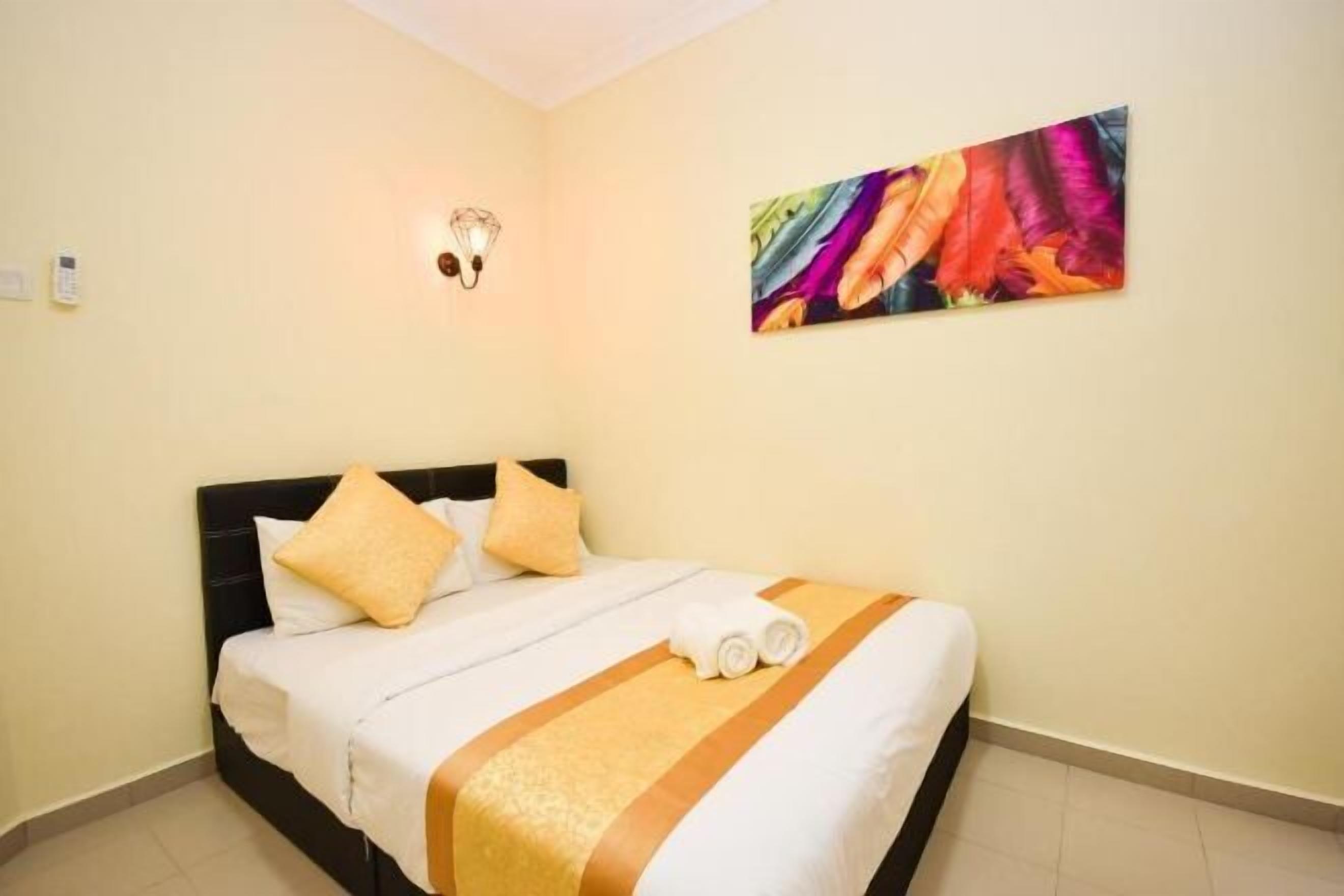 2 habitaciones, muebles diferentes y cortinas blackout 