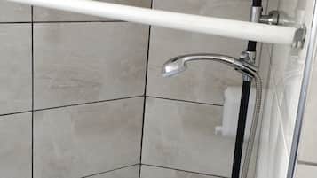 Ducha del cuarto de baño