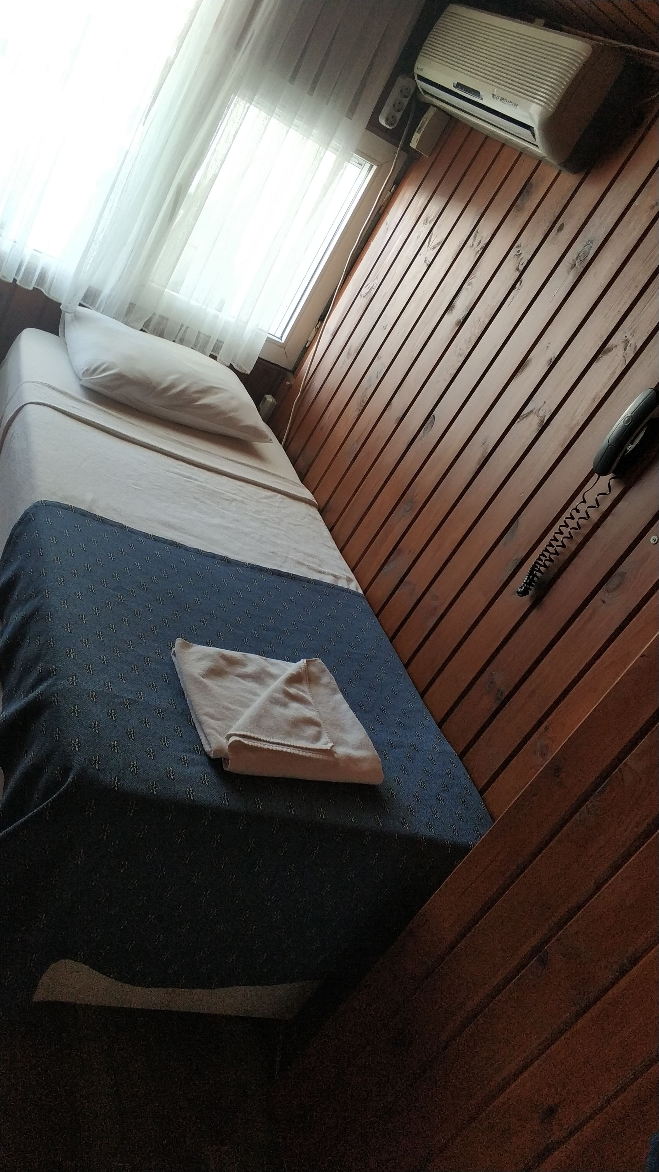 Single Room | Minibar, in-room safe, desk, free WiFi