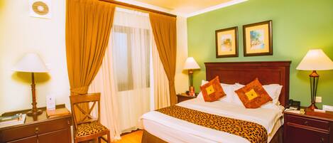 Habitación estándar (Village ) | Caja de seguridad en la habitación y escritorio