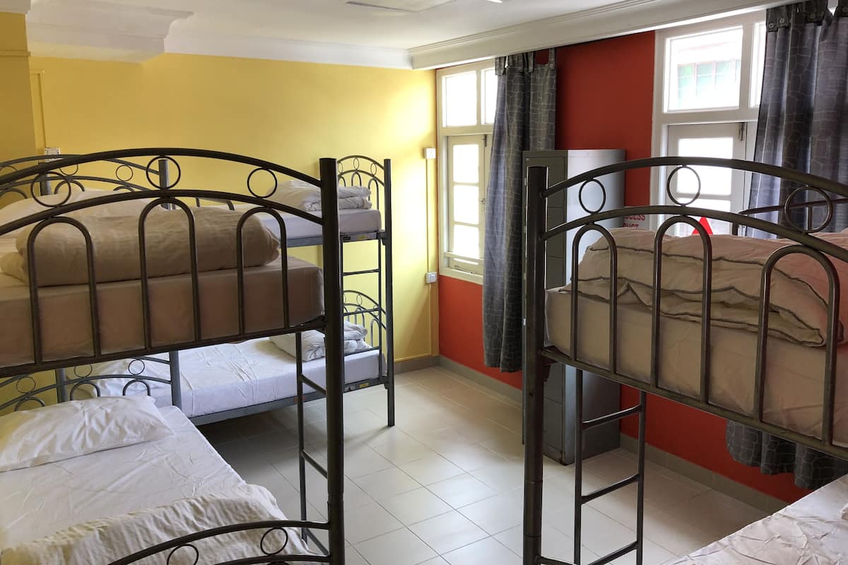 WiFi (free), bed sheets