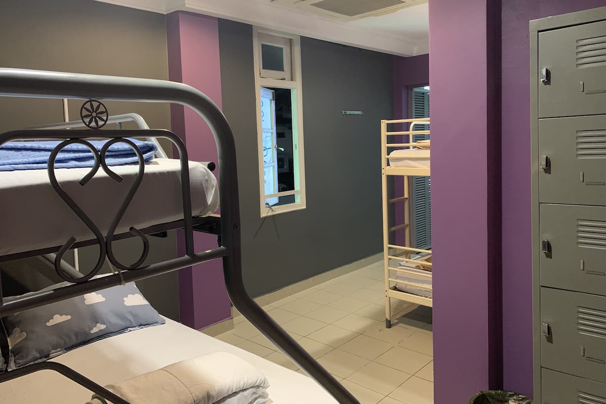 Family Room-5 Pax With Private Bathroom | Free WiFi, bed sheets