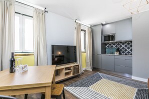 Duplex, 1 quarto, para não fumantes (2D) | Sala de estar | TV de tela plana