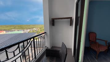 Deluxe Suite, 1 Bedroom | Terrace/patio