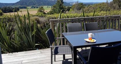 Stunning Views, Warm, Central & Quiet Little Hill
Biking, Skiing, Tramping +more