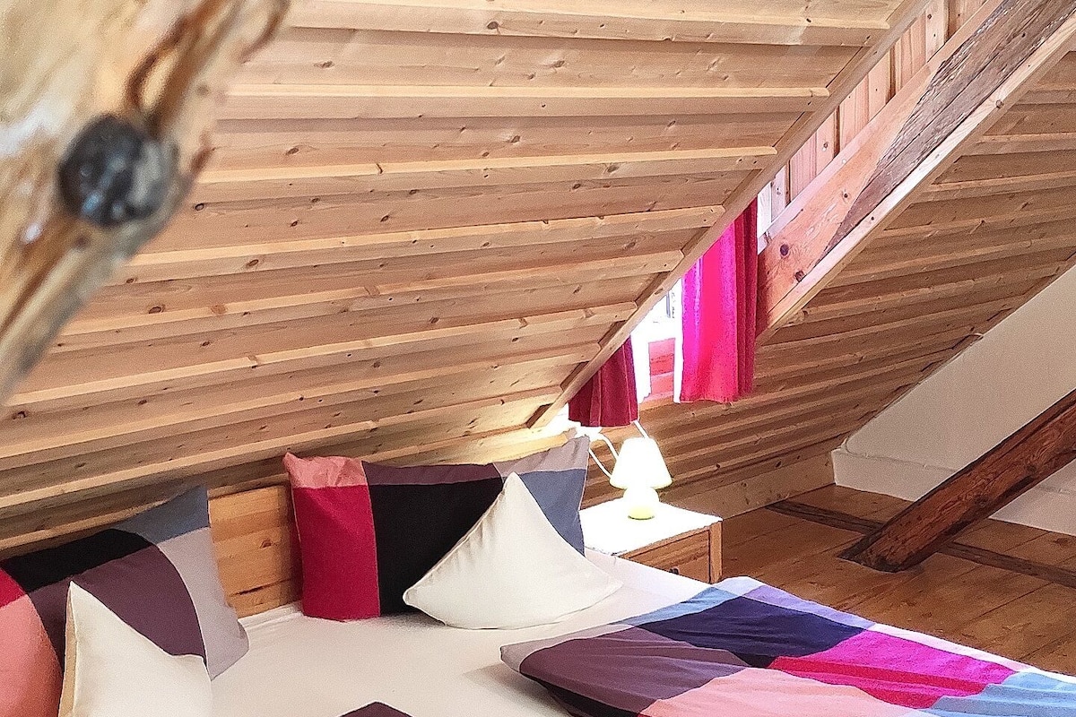 classic double room, 1 king bed | individually decorated, individually furnished, rollaway beds, free wifi