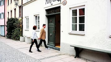 Esterni