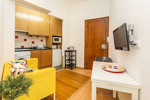 Apartment, 1 Bedroom (3C) | Living room | LCD TV
