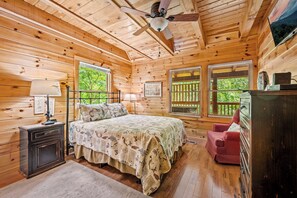 4 chambres, bureau, fer et planche à repasser, lit parapluie