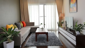 Appartamento familiare, 2 camere da letto | Area soggiorno | TV a schermo piatto 48 pollici con canali digitali, Smart TV