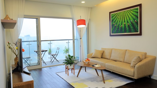 Una cassaforte in camera, una scrivania, insonorizzazione
