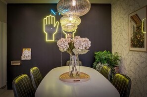 Deluxe Apartment, Ensuite (2 Bed) | Dining