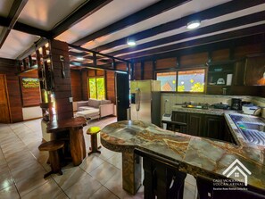 Fridge, microwave, oven, coffee/tea maker