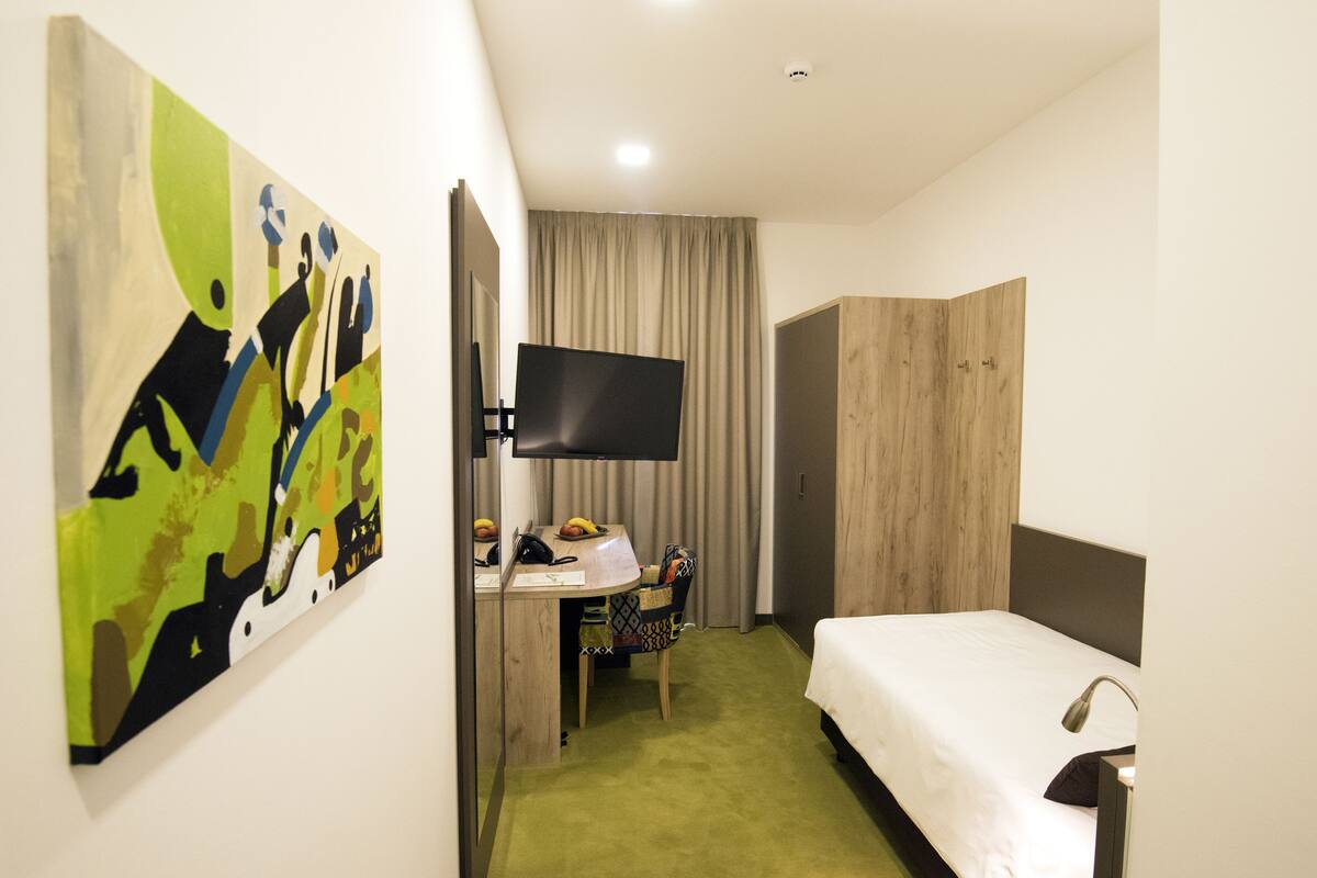 Phòng đơn Economy | Minibar, két bảo mật tại phòng, bàn, phòng cách âm 