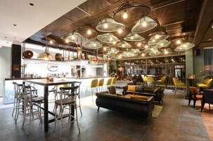 Bar (en el alojamiento)