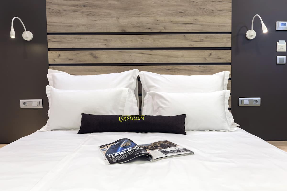 Minibar, két bảo mật tại phòng, bàn, phòng cách âm