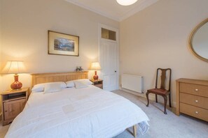2 bedrooms, iron/ironing board, travel cot, free WiFi