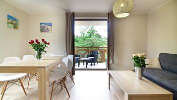 Apartment, 1 Bedroom (Na Fali) | In-room safe, individually furnished, blackout drapes, soundproofing