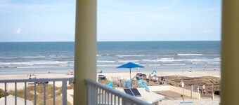 LUXURY TOWN HOUSE. DIRECT OCEAN FRONT. VIEWS!!! SLEEPS 10; 4BED 3.5 BATH