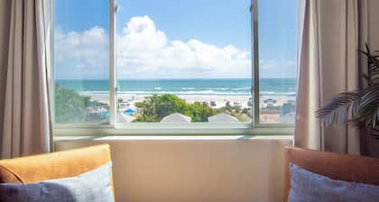 •Oceanfront Townhome •Direct Beach Access •4BR 3.5BA •Sleeps 10