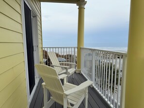 Property grounds - •Oceanfront Townhome •Direct Beach Access •4BR 3.5BA •Sleeps 10 (New Smyrna Beach)