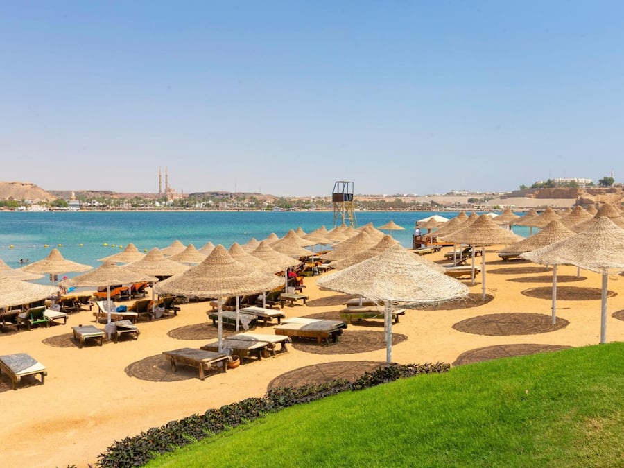 Spiaggia privata, un bar sulla spiaggia