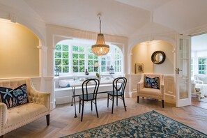 Interior - A luxury coastal holiday home with panoramic views of the English Channel (Kinsdown)