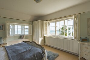 4 Schlafzimmer, Schreibtisch, Bügeleisen/Bügelbrett, WLAN
