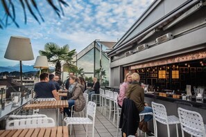 Bar (en la propiedad)