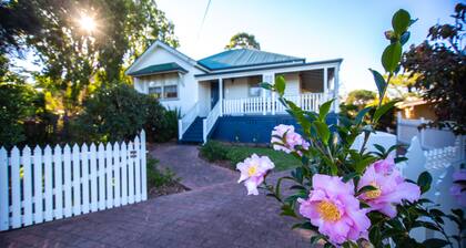 Queen Bee Cottage, Milton.