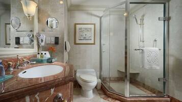 Banheira e chuveiro separados, ducha de hidromassagem